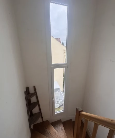 Fenêtre escalier avant remplacement — Val-d'Oise (95)