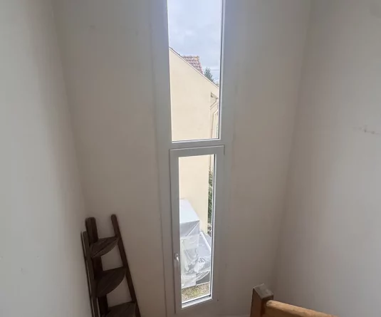 Fenêtre escalier avant remplacement — Val-d'Oise (95)